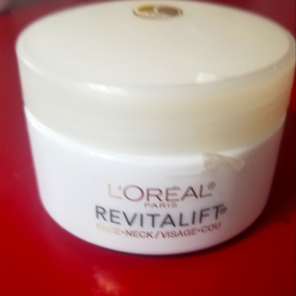 L'Oreal revitalift